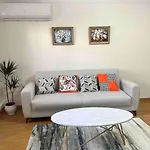 Garden شقة *